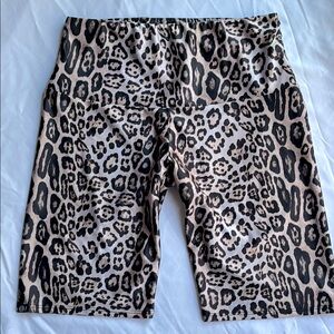 Onzie Leopard Print Biker Shorts M/L